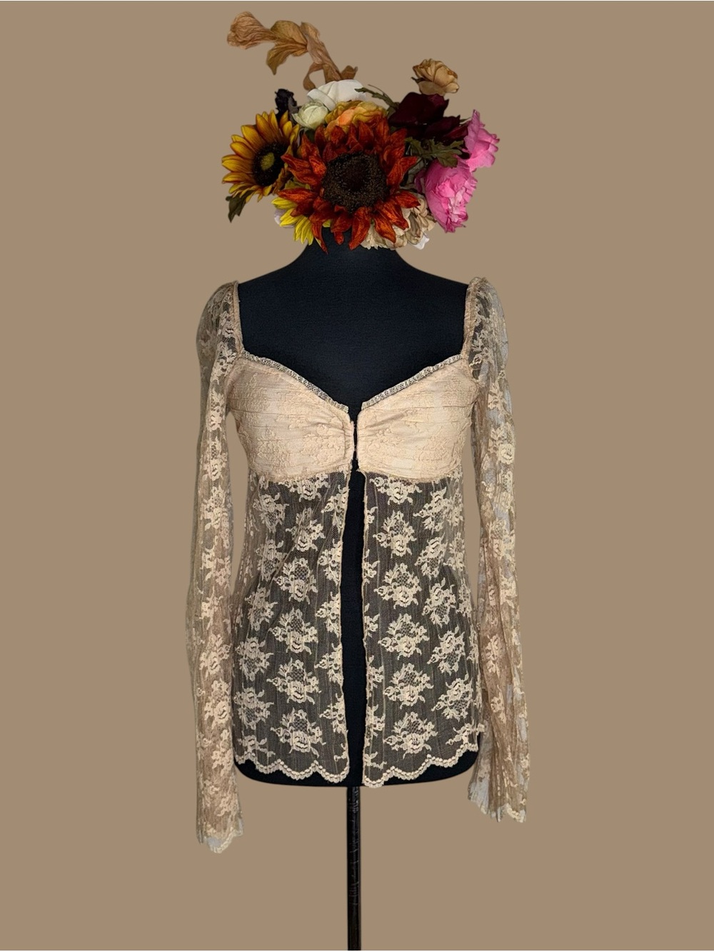 Arden B sheer floral lace flyaway top - Picture 2 of 16
